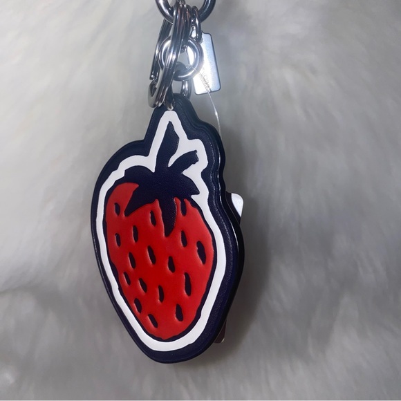 Coach strawberry charm keychain New - Picture 4 of 9